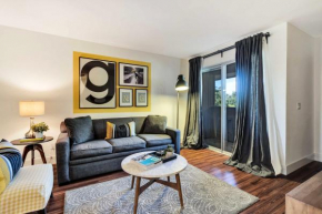 Fresh & Humble Condo for Two - A Ryson Property